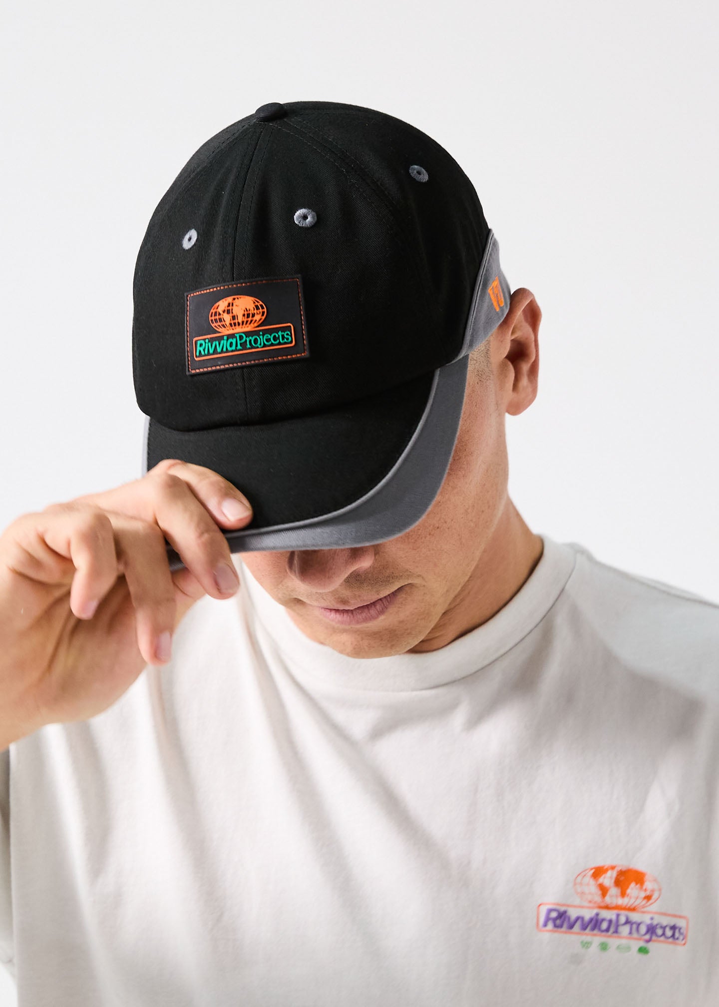 GLOBE CAP : GREY BLACK