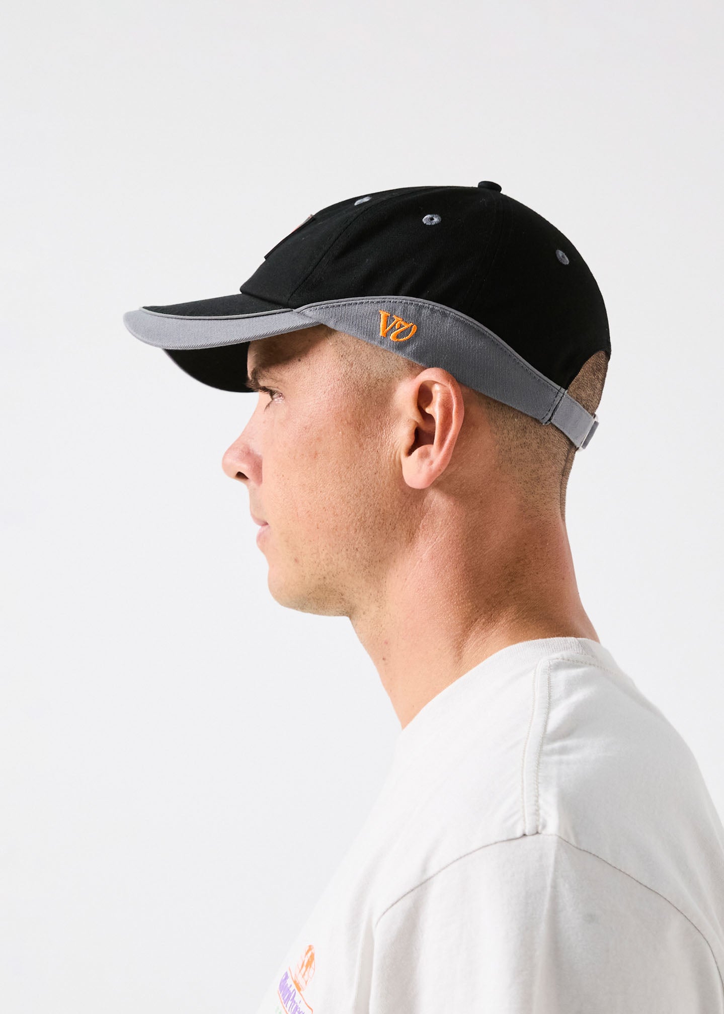 GLOBE CAP : GREY BLACK