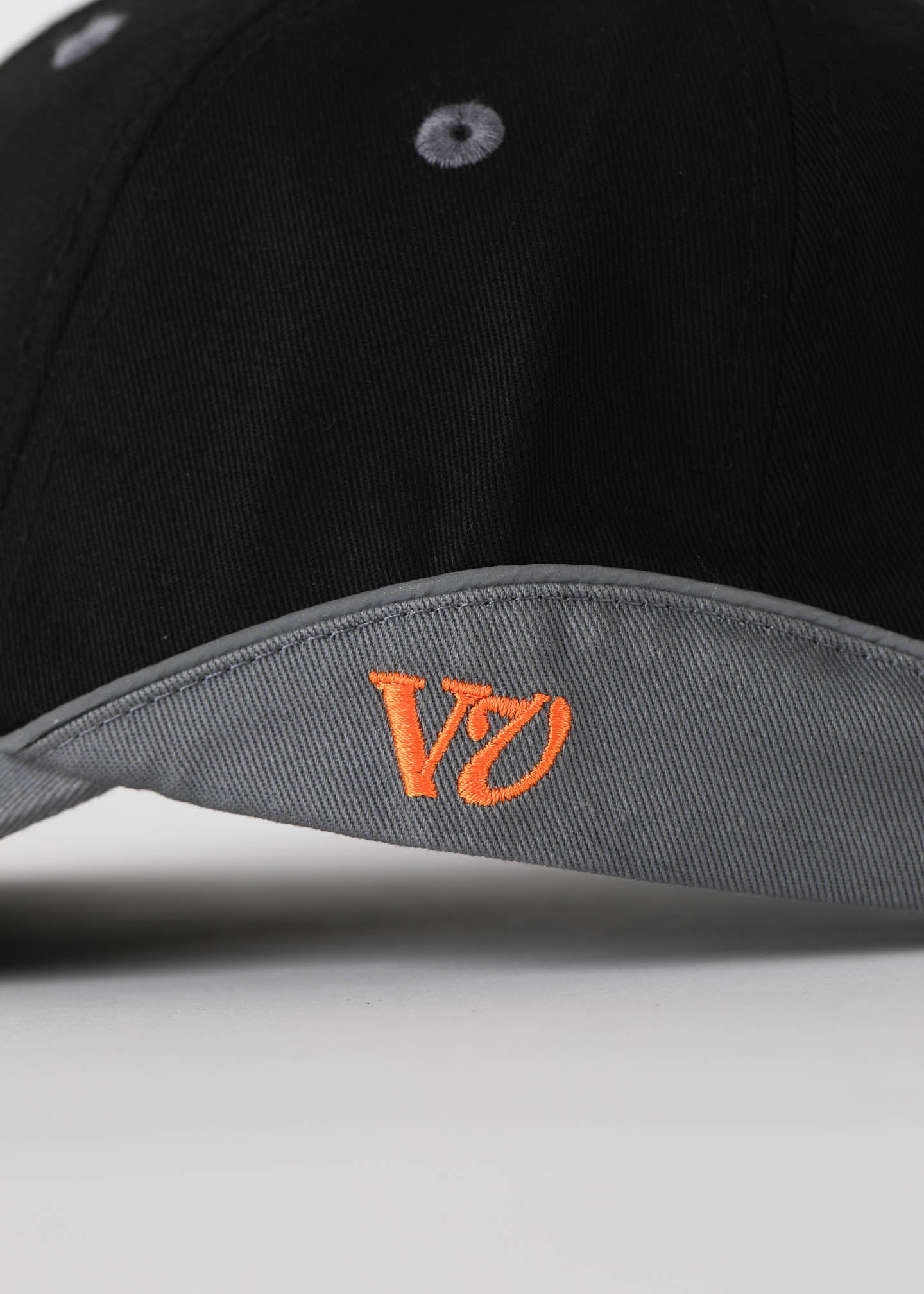 GLOBE CAP : GREY BLACK